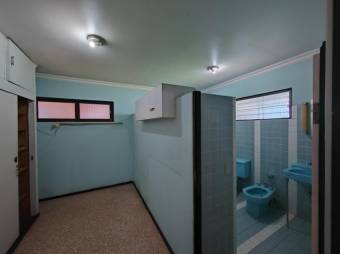 Venta de Casa Comercial en Montes de Oca, San José. 
