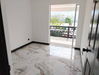 Venta propiedad con 2 casas remodeladas