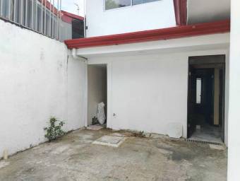 Venta propiedad con 2 casas remodeladas