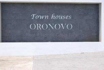 Alquiler de Town Houses en Santa Ana-Piedades. RAH 26-2013