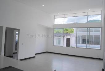 Alquiler de Town Houses en Santa Ana-Piedades. RAH 26-2013