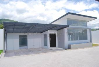 Alquiler de Town Houses en Santa Ana-Piedades. RAH 26-2013