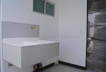 Alquiler de Town Houses en Santa Ana-Piedades. RAH 26-2013