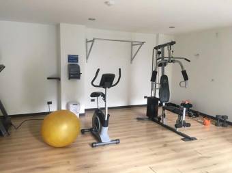 Se vende apartamento en Uruca San José 24-1158
