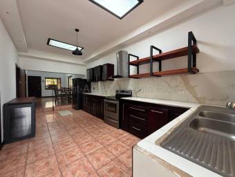 Se vende casa en Santo Domingo Heredia 26-2021