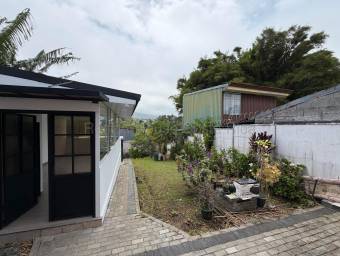 Se vende casa en Santo Domingo Heredia 26-2021