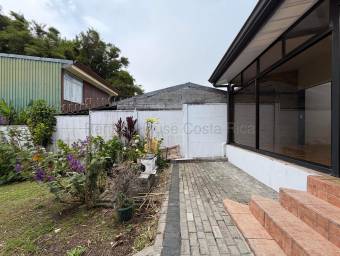 Se vende casa en Santo Domingo Heredia 26-2021