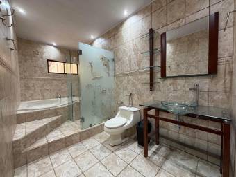 Se vende casa en Santo Domingo Heredia 26-2021