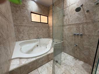 Se vende casa en Santo Domingo Heredia 26-2021