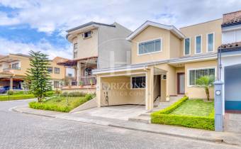 Se Vende Casa en Condominio Lomas de Granadilla Curridabat 4 Habitaciones y Terraza noj127