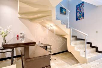 Se Vende Casa en Condominio Lomas de Granadilla Curridabat 4 Habitaciones y Terraza noj127
