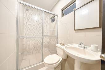 Se Vende Casa en Condominio Lomas de Granadilla Curridabat 4 Habitaciones y Terraza noj127