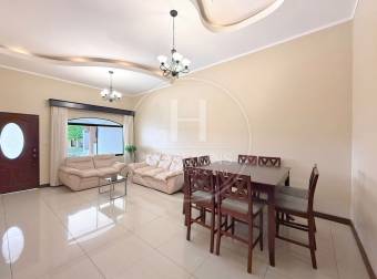 Casa de Una Planta en Venta Condominio Lomas de Montes de Oca 3 Habitaciones y Estudio noj