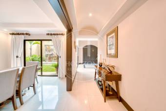 Casa de Lujo en Venta en Residencial Altamonte en Curridabat 4 Habitaciones y Terraza noj1
