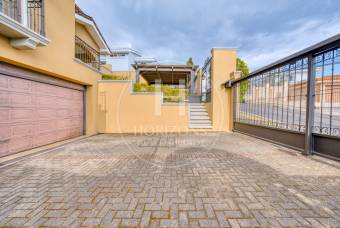 Casa de Lujo en Venta en Residencial Altamonte en Curridabat 4 Habitaciones y Terraza noj1