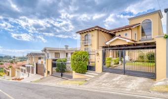 Casa de Lujo en Venta en Residencial Altamonte en Curridabat 4 Habitaciones y Terraza noj1