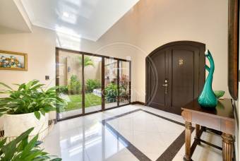 Casa de Lujo en Venta en Residencial Altamonte en Curridabat 4 Habitaciones y Terraza noj1