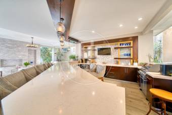 Casa de Lujo en Venta en Residencial Altamonte en Curridabat 4 Habitaciones y Terraza noj1