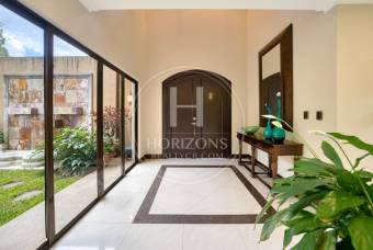 Casa de Lujo en Venta en Residencial Altamonte en Curridabat 4 Habitaciones y Terraza noj1