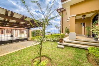 Casa de Lujo en Venta en Residencial Altamonte en Curridabat 4 Habitaciones y Terraza noj1
