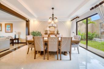 Casa de Lujo en Venta en Residencial Altamonte en Curridabat 4 Habitaciones y Terraza noj1
