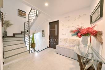 Casa en Venta en Condominio La Estefana en Sabanilla 3 Habitaciones y 4 Parqueos noj1261dm