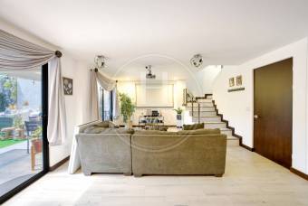 Casa en Venta en Condominio La Estefana en Sabanilla 3 Habitaciones y 4 Parqueos noj1261dm
