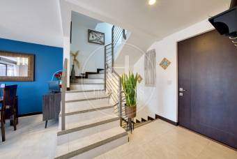 Casa en Venta en Condominio La Estefana en Sabanilla 3 Habitaciones y 4 Parqueos noj1261dm