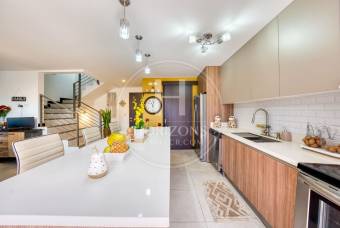 Casa en Venta en Condominio La Estefana en Sabanilla 3 Habitaciones y 4 Parqueos noj1261dm