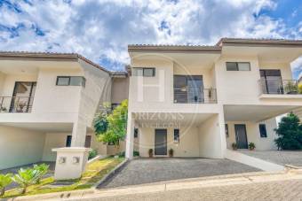 Casa en Venta en Condominio La Estefana en Sabanilla 3 Habitaciones y 4 Parqueos noj1261dm