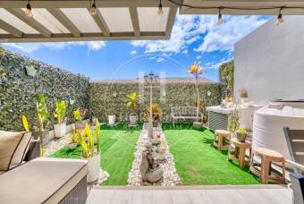 Casa en Venta en Condominio La Estefana en Sabanilla 3 Habitaciones y 4 Parqueos noj1261dm