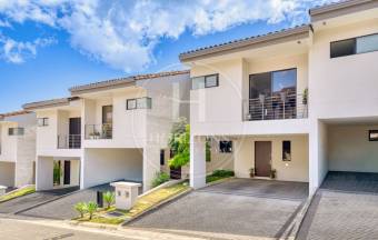 Casa en Venta en Condominio La Estefana en Sabanilla 3 Habitaciones y 4 Parqueos noj1261dm