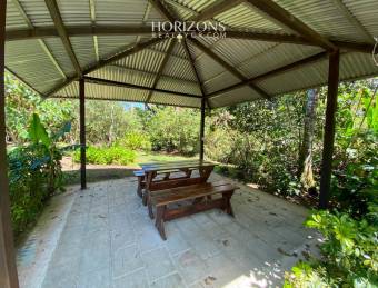 Casa en Venta en Condominio La Floresta en Concepción de Tres Ríos con Jardín y 4 Habitaci
