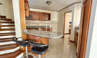Se Vende Casa en Condominio San Pedro Montes de Oca 4 Habitaciones y Vista a las Montañas 