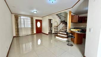 Se Vende Casa en Condominio San Pedro Montes de Oca 4 Habitaciones y Vista a las Montañas 