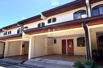Se Vende Casa en Condominio San Pedro Montes de Oca 4 Habitaciones y Vista a las Montañas 