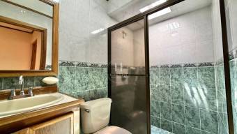 Se Vende Casa en Condominio San Pedro Montes de Oca 4 Habitaciones y Vista a las Montañas 
