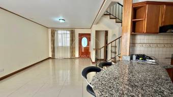 Se Vende Casa en Condominio San Pedro Montes de Oca 4 Habitaciones y Vista a las Montañas 
