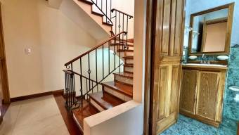 Se Vende Casa en Condominio San Pedro Montes de Oca 4 Habitaciones y Vista a las Montañas 