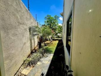 Se vende casa en Curridabat San José 26-1884