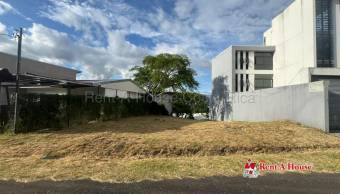 Se vende lote en Piedades Santa Ana 26-2031