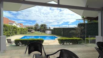 Se vende casa en Escazú San José 26-370