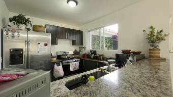 Se vende casa en Escazú San José 26-370