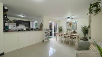 Se vende casa en Escazú San José 26-370