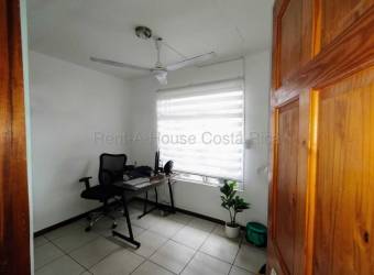 Venta de Casa en La Guácima de Alajuela. RAH 26-2032