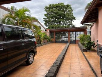 Se vende casa en Ulloa Heredia 25-463