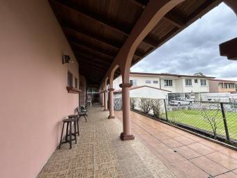 Se vende casa en Ulloa Heredia 25-463