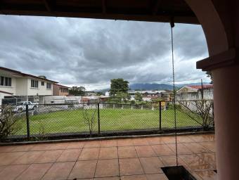 Se vende casa en Ulloa Heredia 25-463