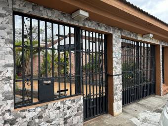 Se vende casa en Ulloa Heredia 25-463