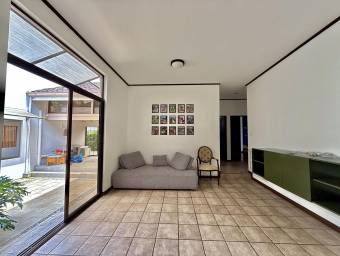 Se vende casa en Piedades Santa Ana 26-773